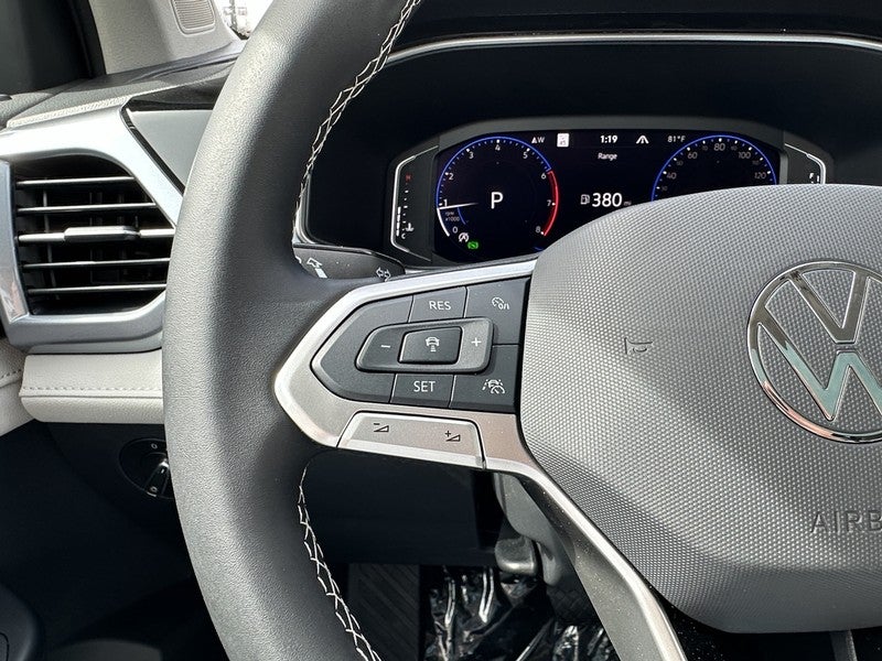 2025 Volkswagen Taos SEL 4MOTION