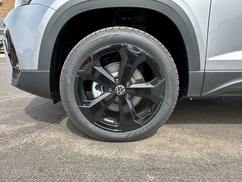 2025 Volkswagen Taos SEL 4MOTION