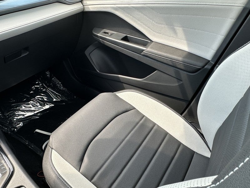 2025 Volkswagen Taos SEL 4MOTION