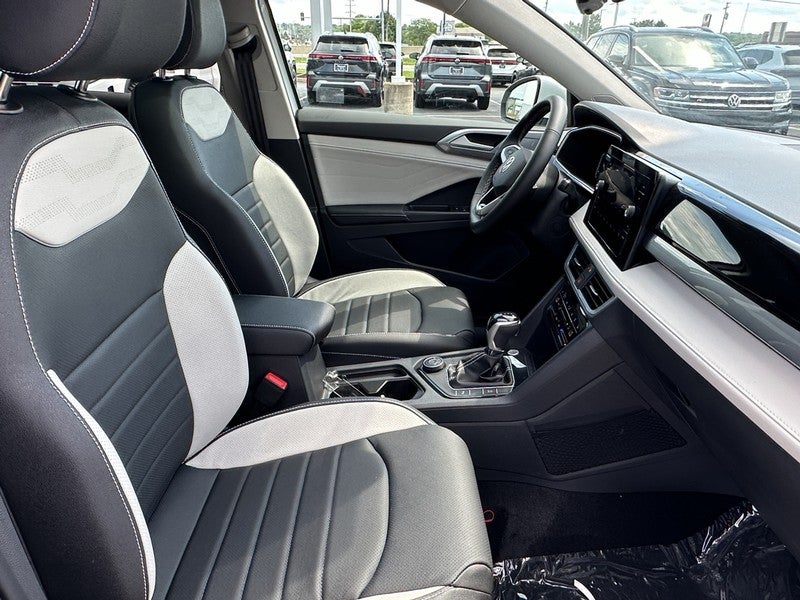 2025 Volkswagen Taos SEL 4MOTION