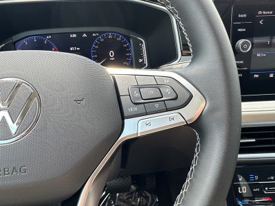 2025 Volkswagen Taos SEL 4MOTION