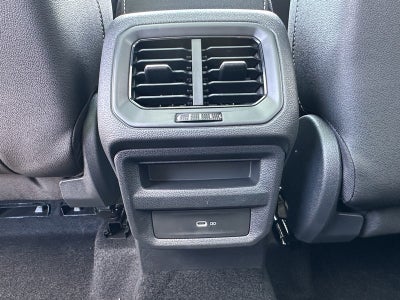 2025 Volkswagen Taos SEL 4MOTION