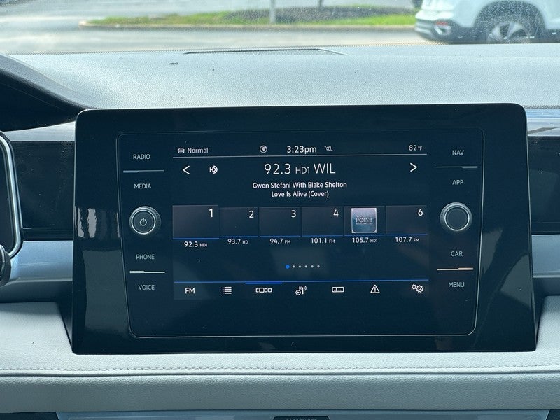 2025 Volkswagen Taos SEL 4MOTION