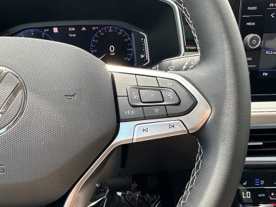 2025 Volkswagen Taos SEL 4MOTION