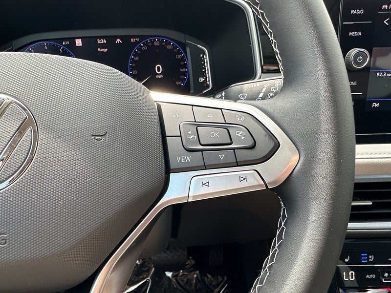 2025 Volkswagen Taos SEL 4MOTION