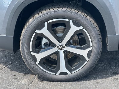 2025 Volkswagen Taos SEL 4MOTION