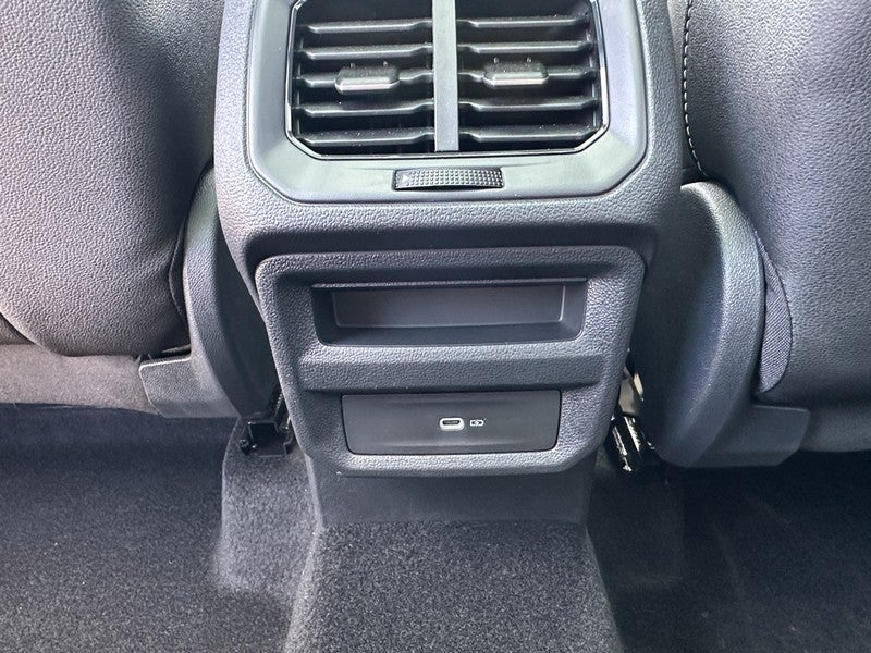 2025 Volkswagen Taos SEL 4MOTION