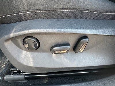 2025 Volkswagen Taos SEL 4MOTION