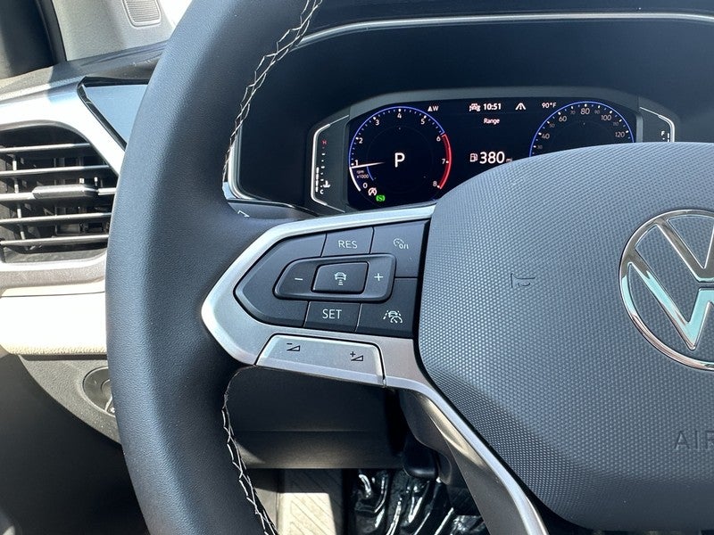 2025 Volkswagen Taos SEL 4MOTION
