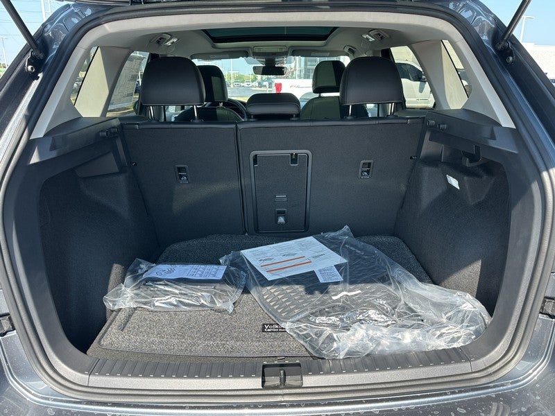 2025 Volkswagen Taos SEL 4MOTION