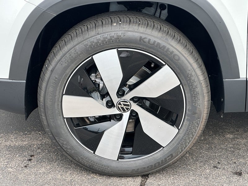 2025 Volkswagen Taos S 4MOTION