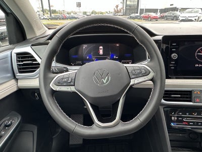 2025 Volkswagen Taos SE FWD