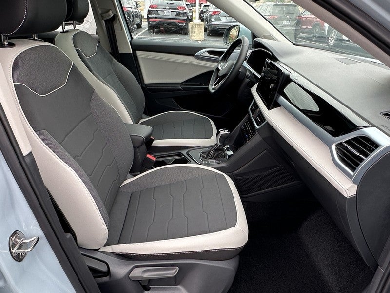 2025 Volkswagen Taos SE FWD