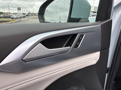 2025 Volkswagen Taos SE FWD