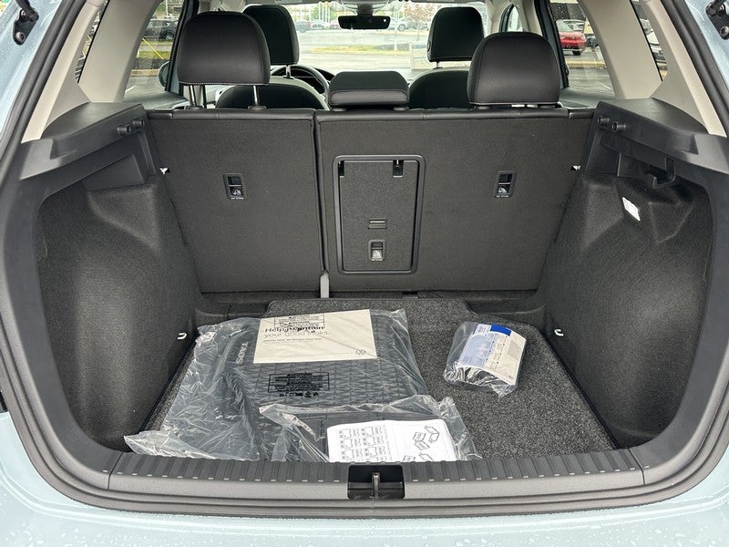 2025 Volkswagen Taos SE FWD