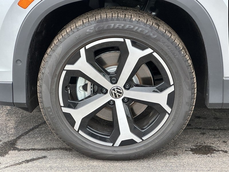 2025 Volkswagen Tiguan 2.0T SE 4MOTION