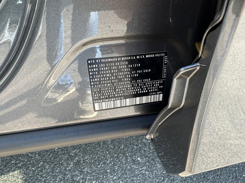 2025 Volkswagen Tiguan 2.0T SE R-Line Black 4MOTION