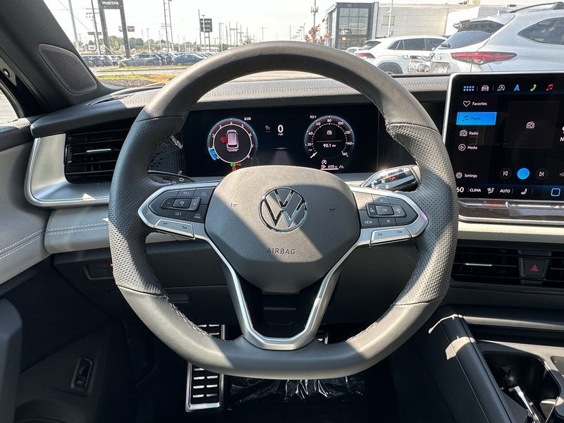 2025 Volkswagen Tiguan 2.0T SE R-Line Black 4MOTION