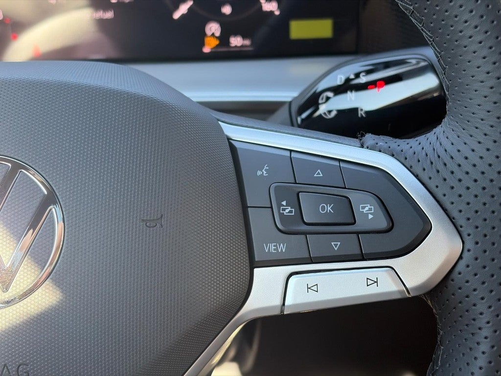 2026 Volkswagen Tiguan 2.0T SE R-Line Black FWD