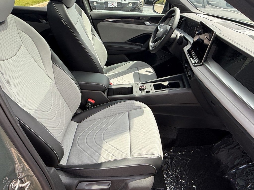 2026 Volkswagen Tiguan 2.0T SE R-Line Black FWD