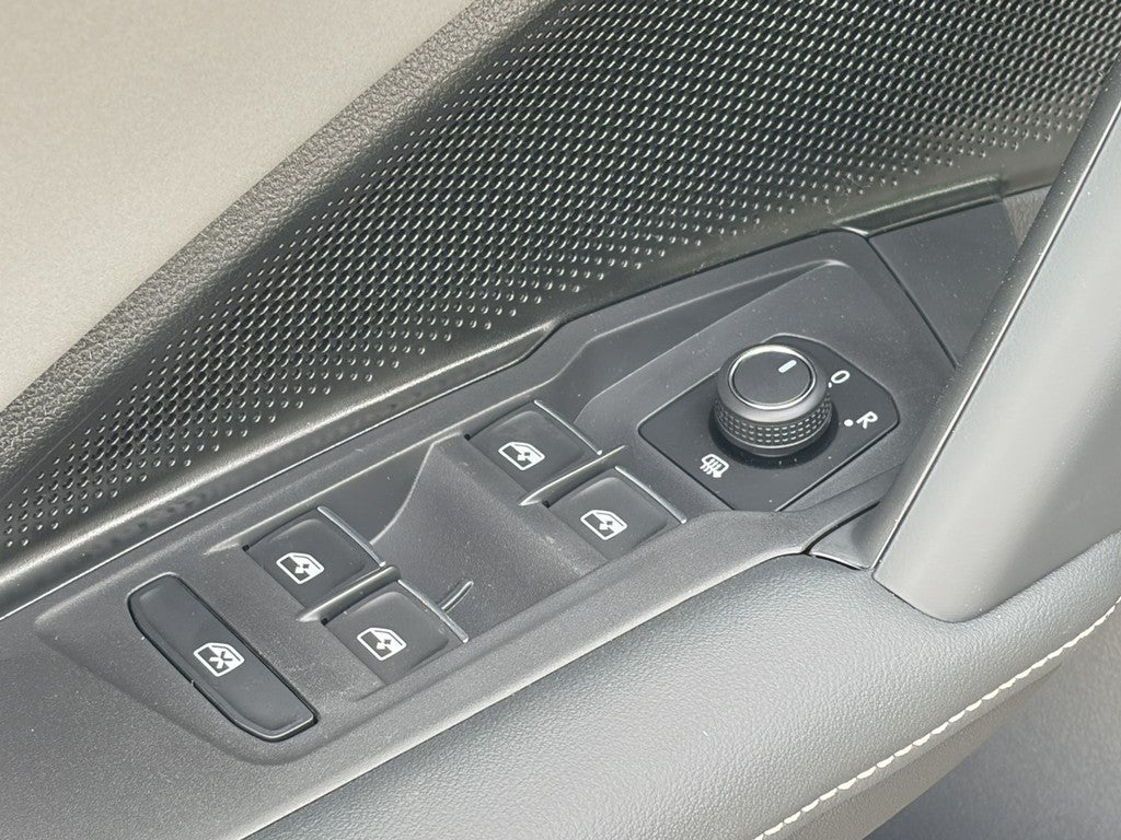 2026 Volkswagen Tiguan 2.0T SE R-Line Black FWD