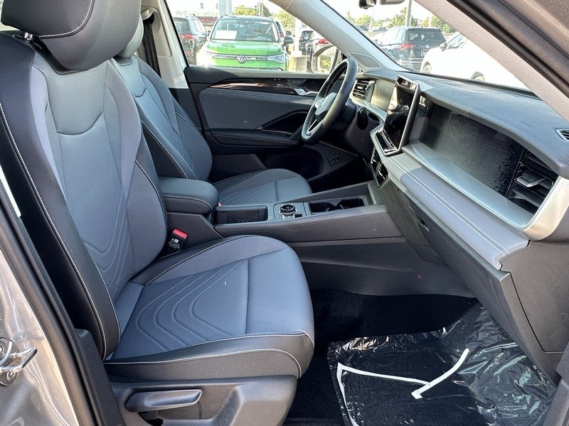 2025 Volkswagen Tiguan 2.0T SE 4MOTION