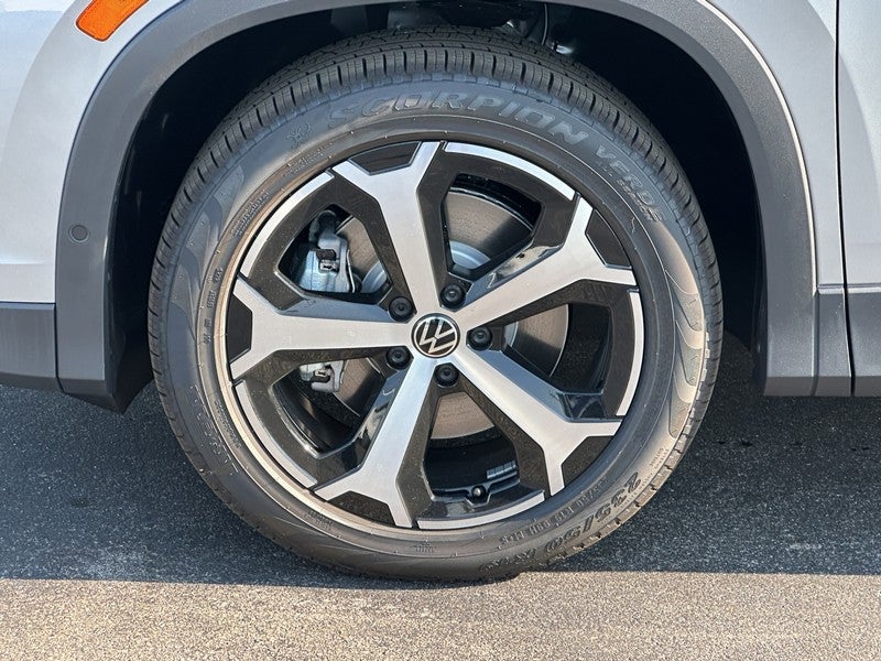 2025 Volkswagen Tiguan 2.0T SE 4MOTION