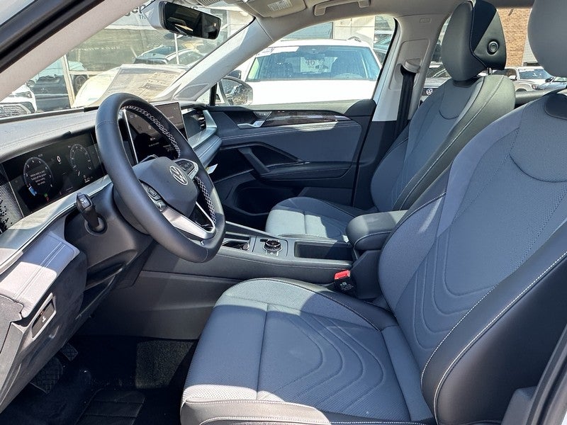 2025 Volkswagen Tiguan 2.0T SE 4MOTION