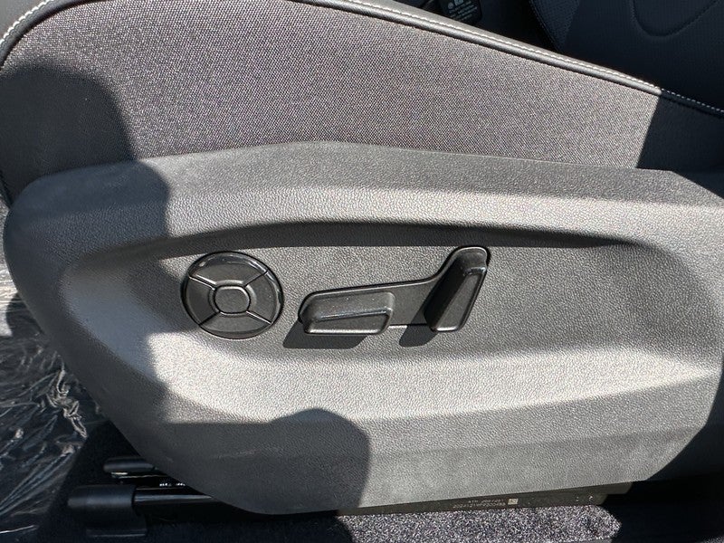 2025 Volkswagen Tiguan 2.0T SE 4MOTION