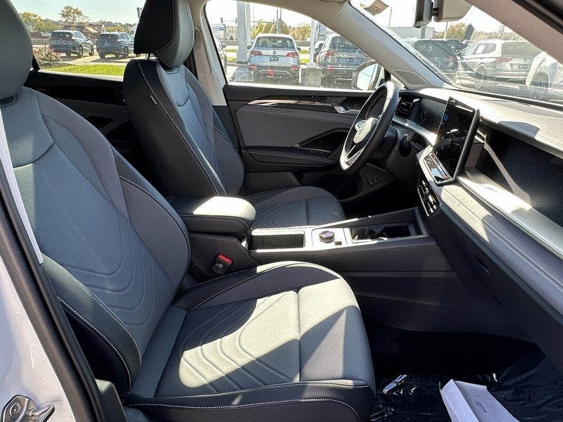 2025 Volkswagen Tiguan 2.0T SE 4MOTION