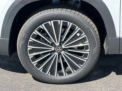 2026 Volkswagen Taos SE FWD