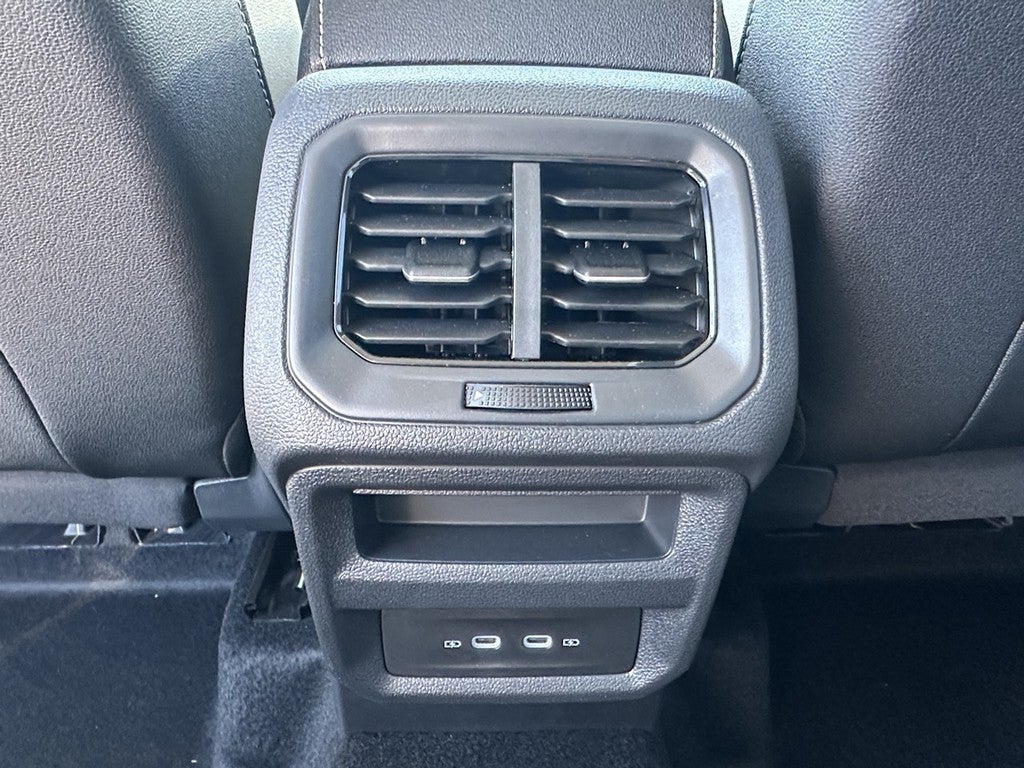 2026 Volkswagen Taos SE FWD
