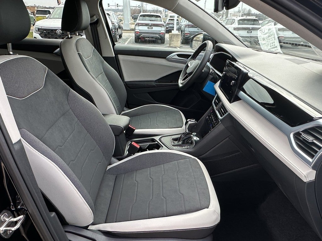 2026 Volkswagen Taos SE FWD