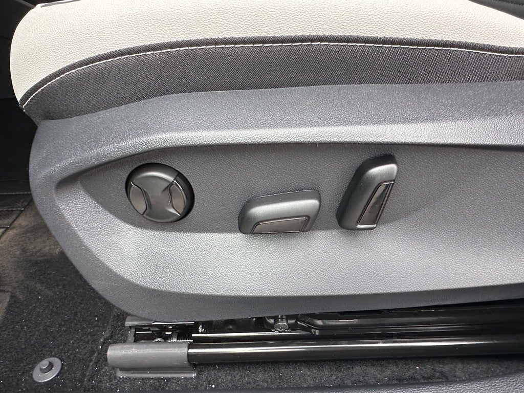 2026 Volkswagen Taos SE FWD