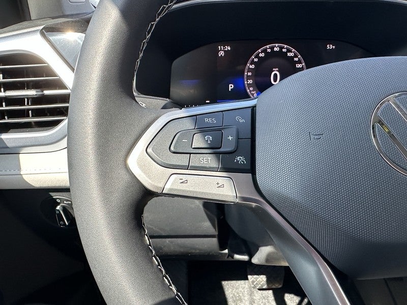 2025 Volkswagen Taos SE FWD