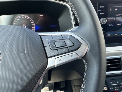 2025 Volkswagen Taos SE FWD