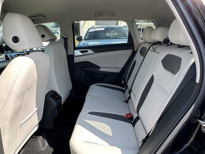 2025 Volkswagen Taos SE FWD