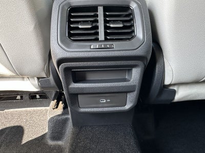 2025 Volkswagen Taos SE FWD