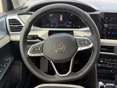 2026 Volkswagen Taos SE FWD