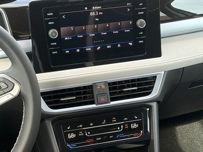 2026 Volkswagen Taos SE FWD
