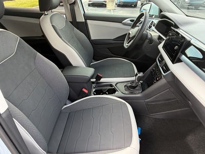 2026 Volkswagen Taos SE FWD