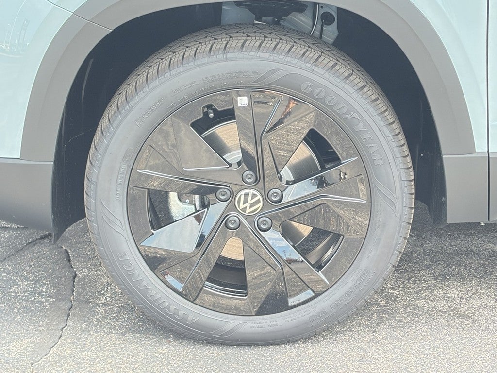 2026 Volkswagen Taos SE FWD