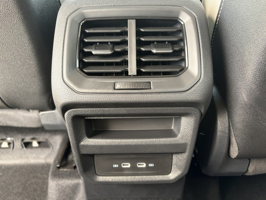 2026 Volkswagen Taos SE FWD
