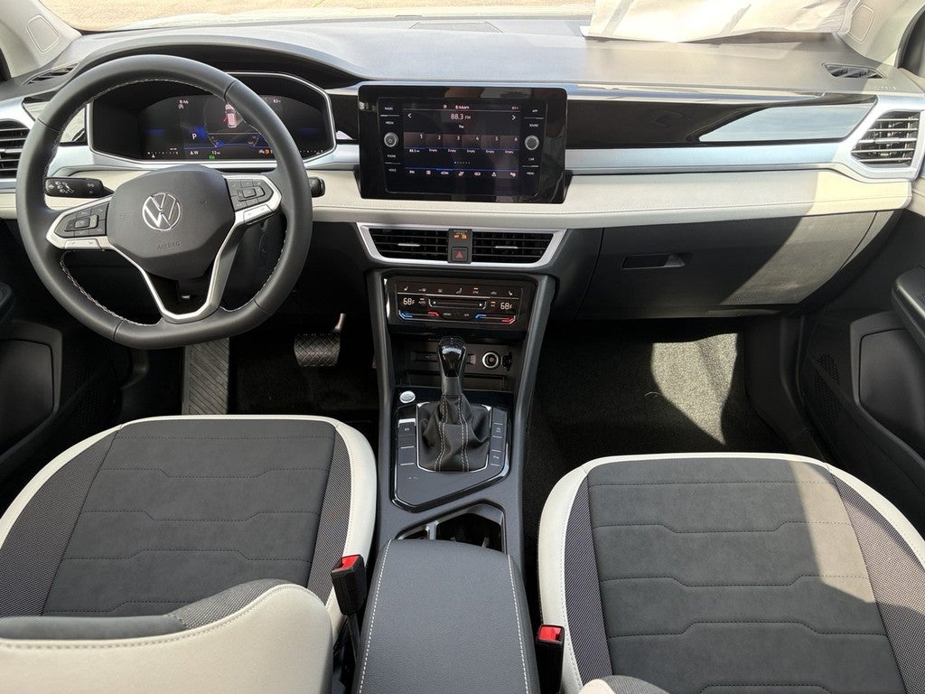 2026 Volkswagen Taos SE FWD