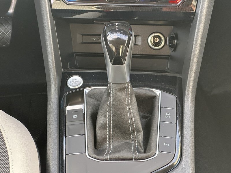 2026 Volkswagen Taos SE FWD