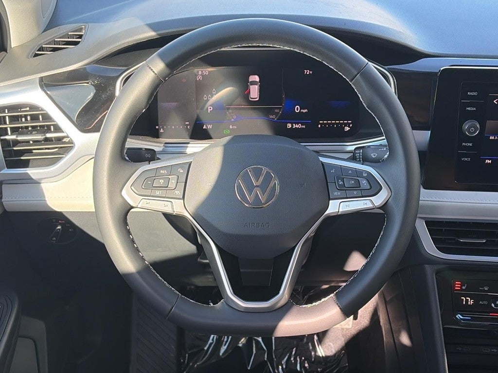 2027 Volkswagen Taos SE FWD