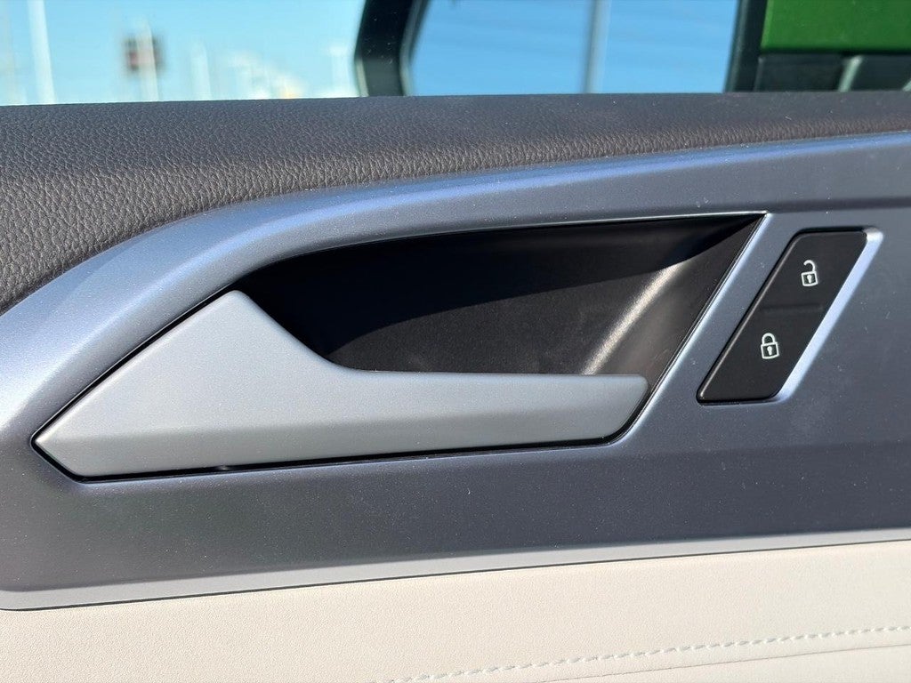 2027 Volkswagen Taos SE FWD