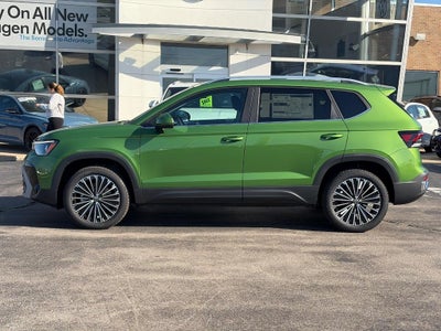 2027 Volkswagen Taos SE FWD