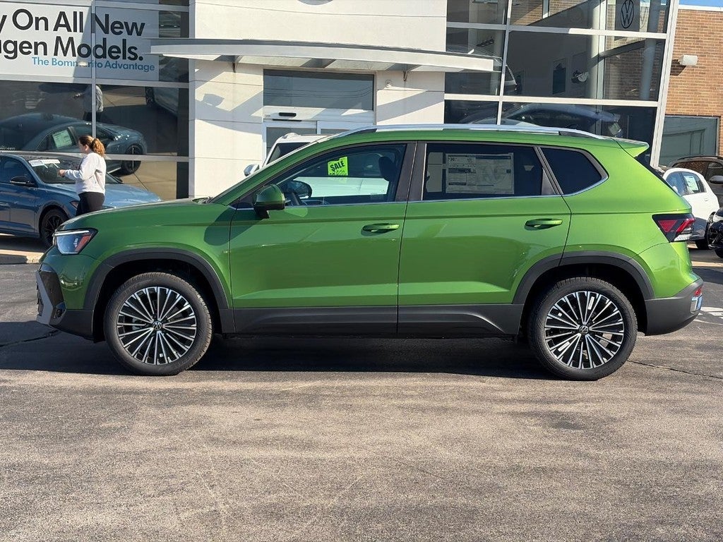 2027 Volkswagen Taos SE FWD