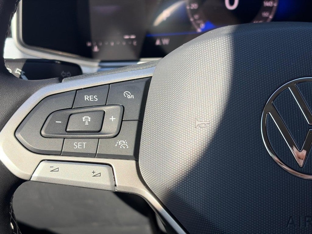 2027 Volkswagen Taos SE FWD